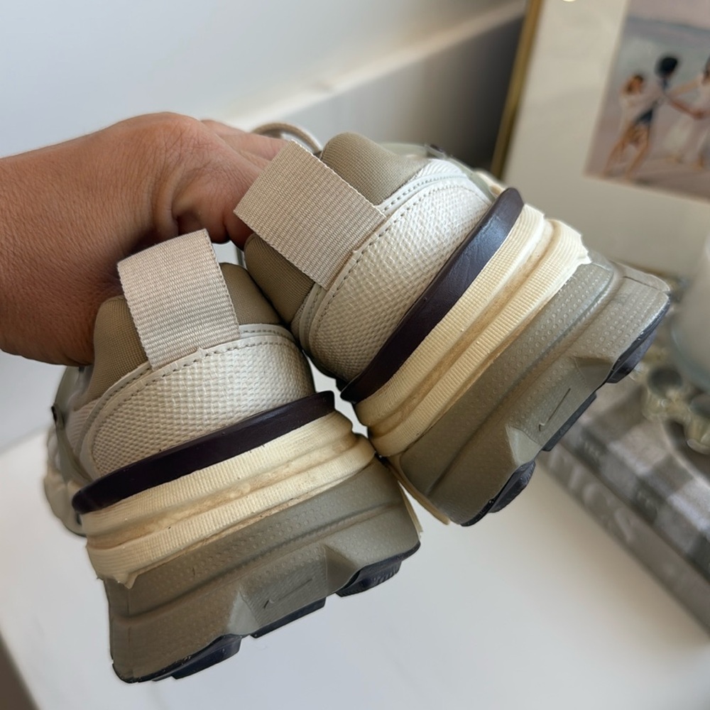Nike v2k Athletic Sneakers - Picture 2 of 6